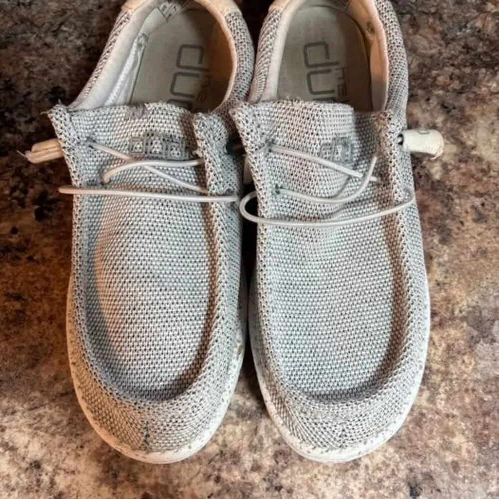 Men’s Hey Dude Wally Sox sz 8 slip on loafers shoes white grey